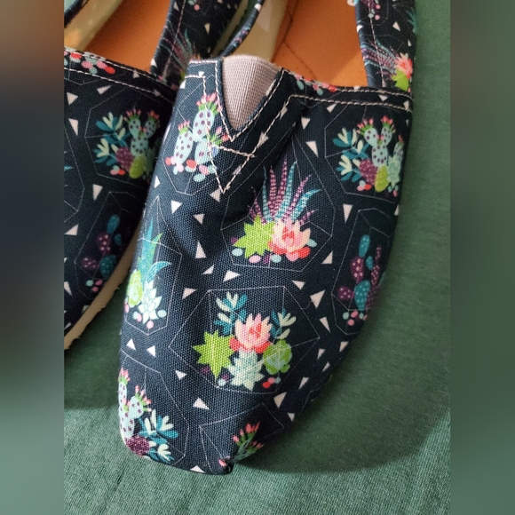 Groove Bags cactus plant shoes sz 9 10 W NEW Tom's style - Picture 9 of 16
